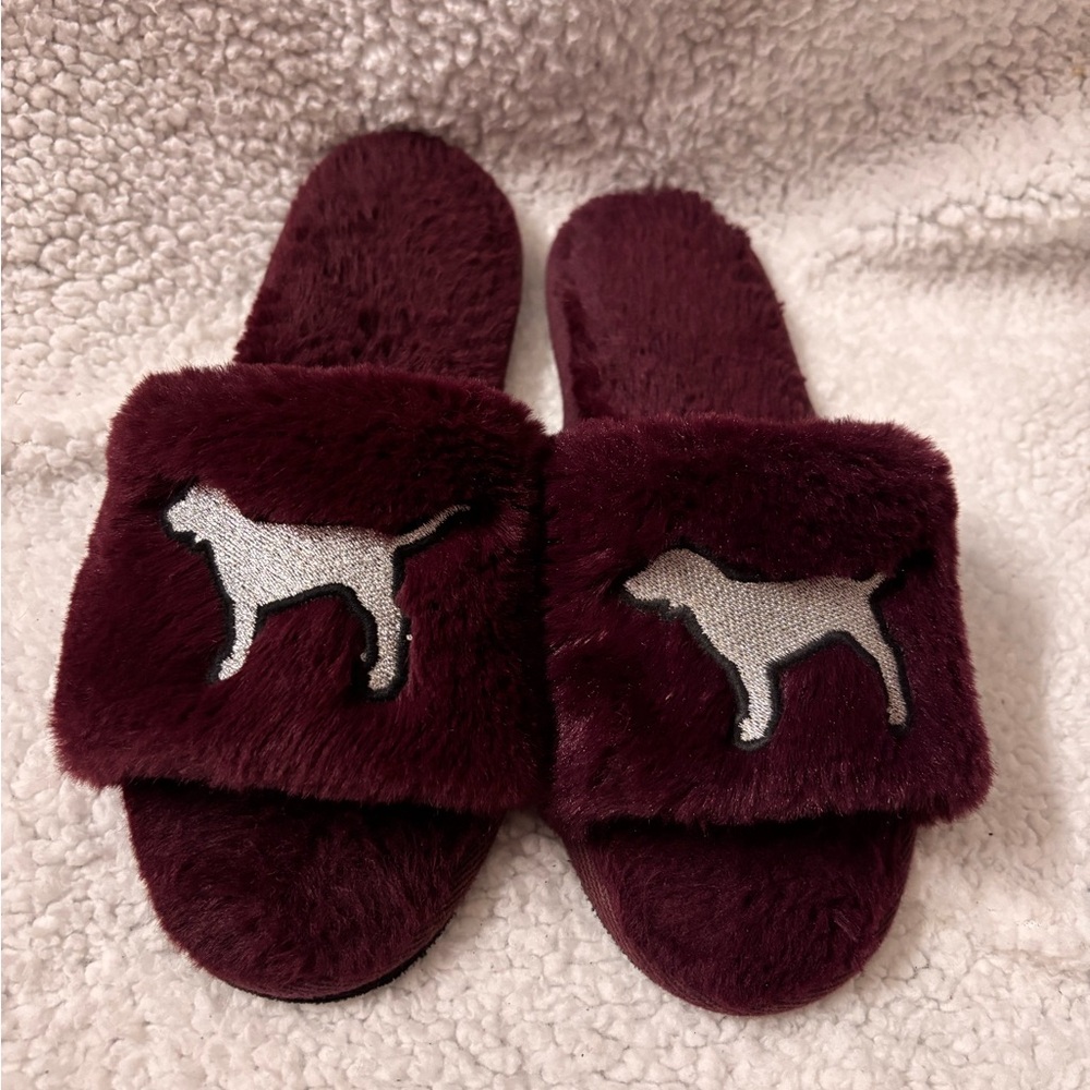 VICTORIAS SECRET PINK FAUX FUR SLIPPERS